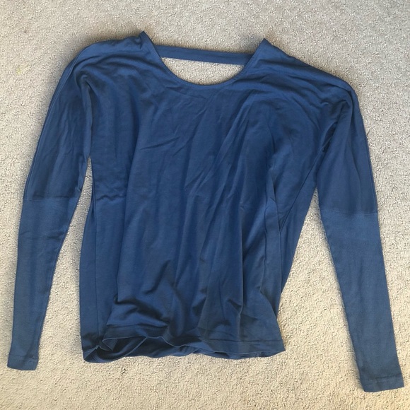 Size Small Top - Picture 1 of 2